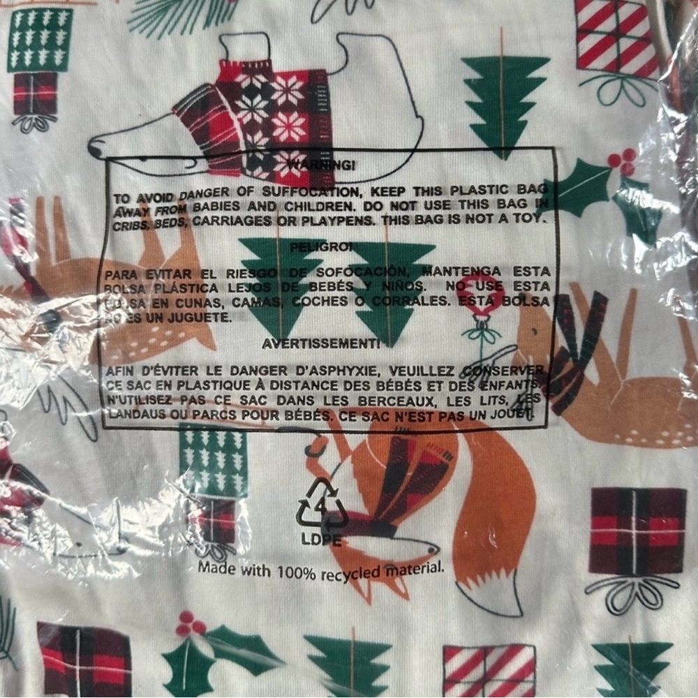 UNISEX Size Large Holiday Pajamas - Picture 8 of 9